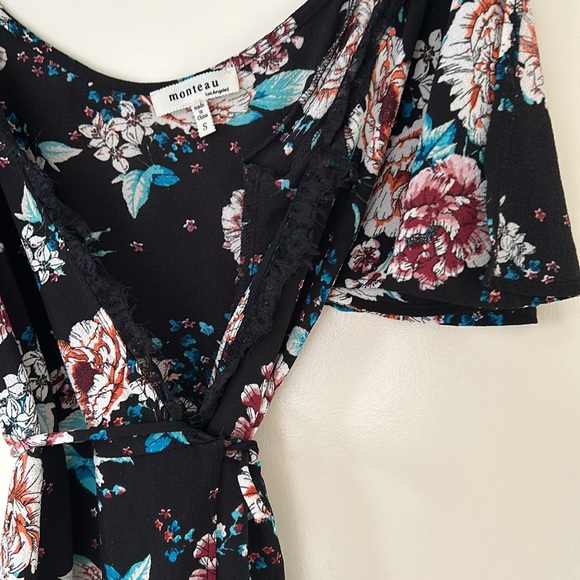 Floral wrap dress - Picture 2 of 5